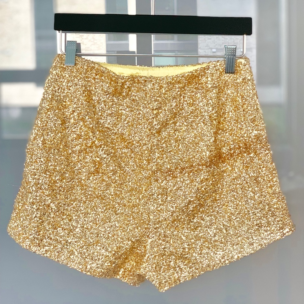 GOLD GLITTER HOT PANTS